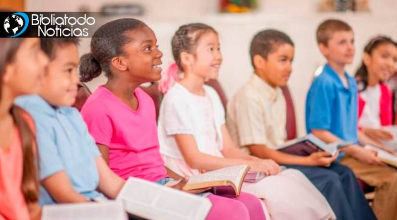 Ateos piden a los distritos escolares de Ohio rechazar un programa escolar con clases bíblicas porque es “adoctrinamiento evangélico”