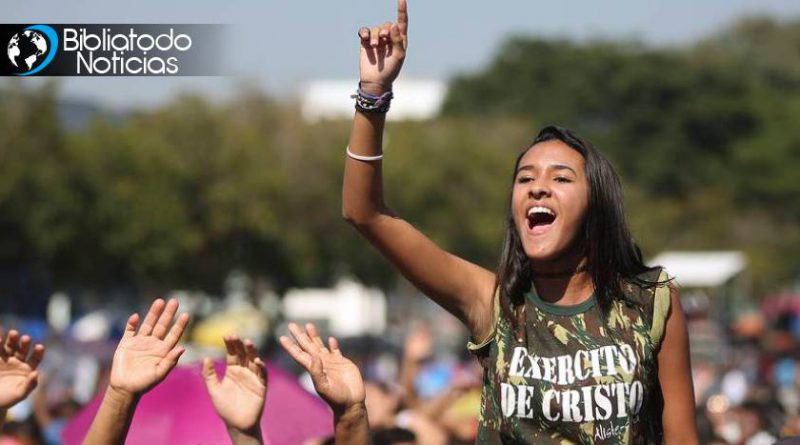 Juventud en Brasil “abrazan abrumadoramente a Cristo”, revela encuesta reciente
