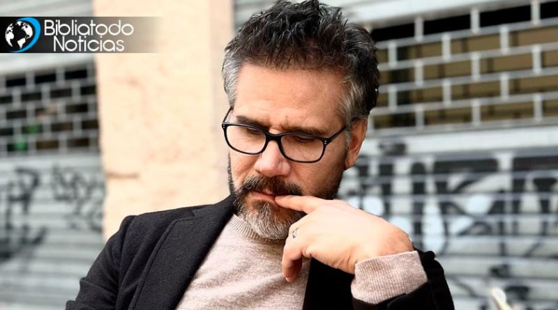 Le llueven las críticas al cantante Jesús Adrián Romero por declararse a sí mismo «terrenal»